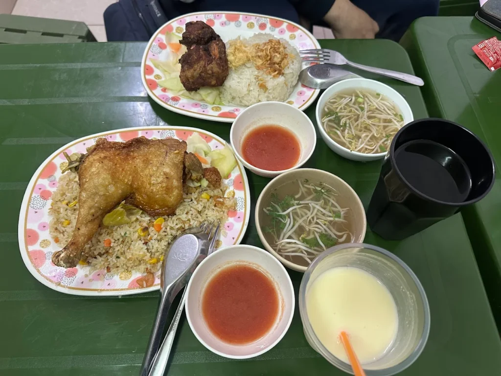 quan com binh dan ha noi 2