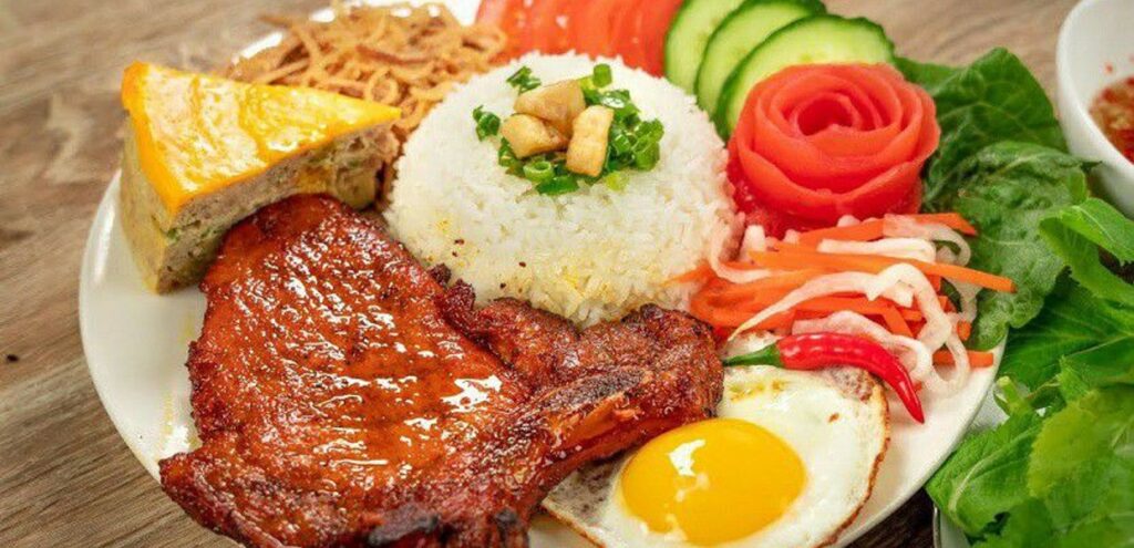 quan com binh dan ha noi 3