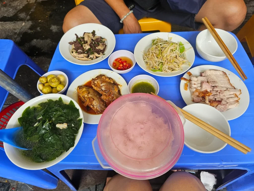 quan com binh dan ha noi 6