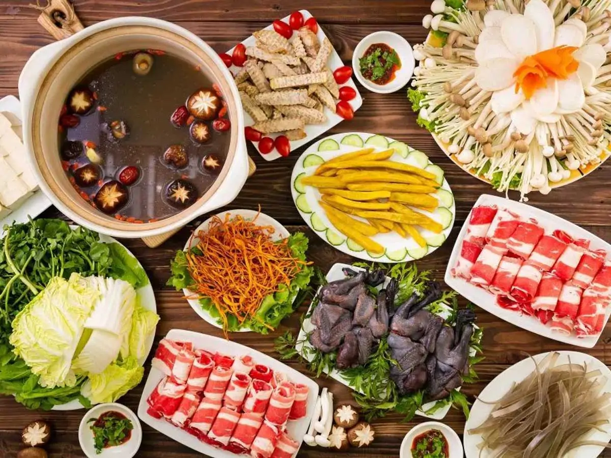 Lẩu nấm Gia Khánh Vũ Phạm Hàm