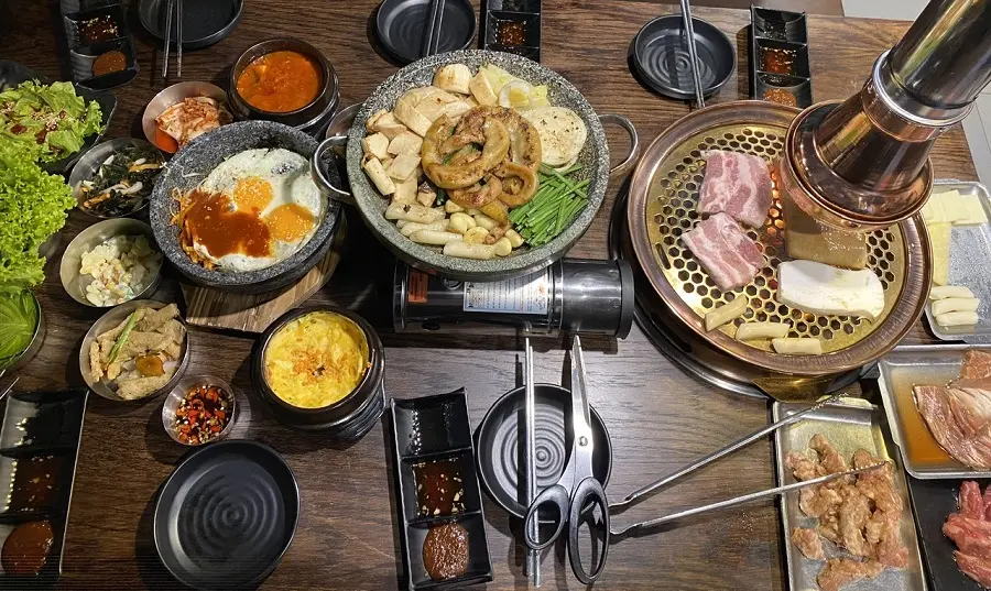 Gobchang-Dodoog-BBQ-su-van-hanh 6