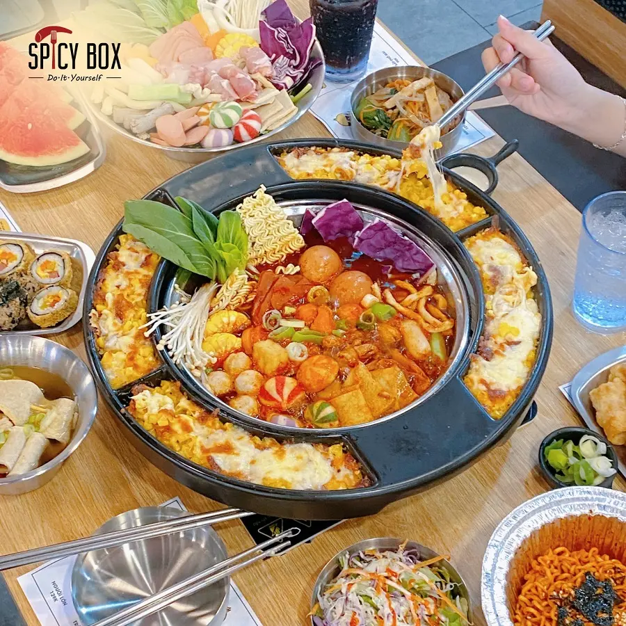 Spicy-Box-Vincom-thao-dien 4