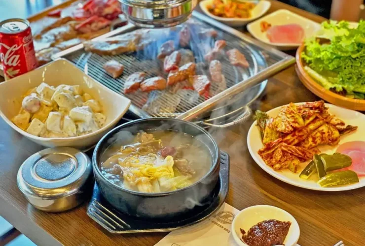 nha-hang-meat-plus-nguyen-thi-thap-7