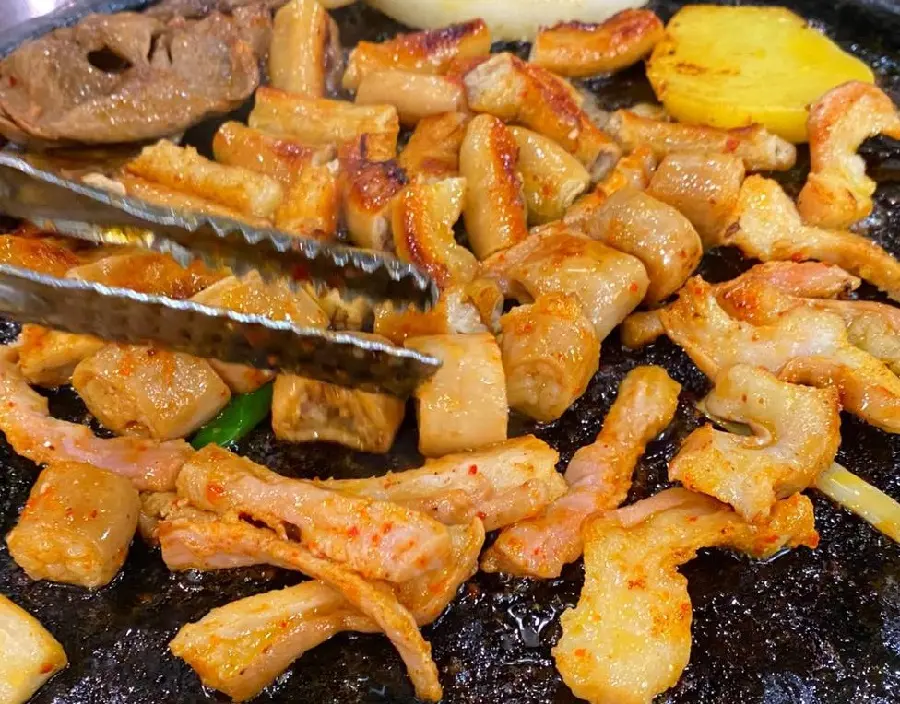 nhà-hàng-seoul-gobchang-lòng-bò-nướng-hàn-quốc 7