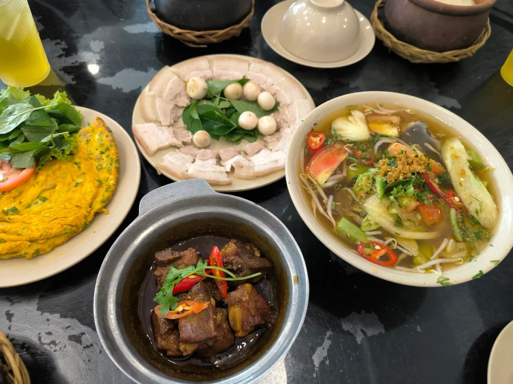 com-nieu-quan-binh-thanh-1