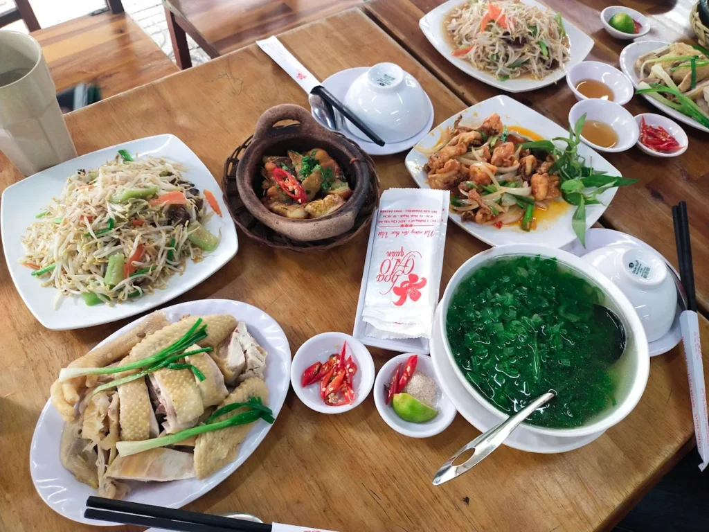 com-nieu-quan-binh-thanh-8