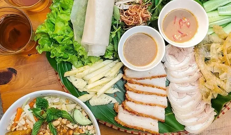 banh-trang-cuon-thit-heo-cau-giay 9