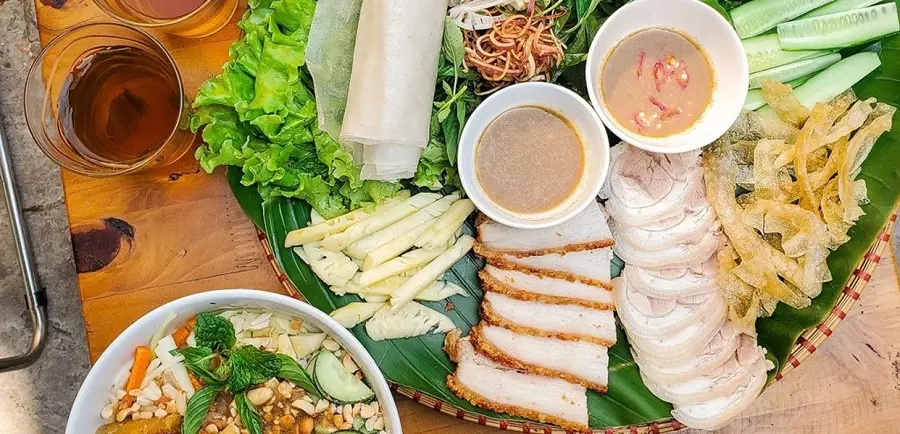 banh-trang-cuon-thit-heo-cau-giay 9