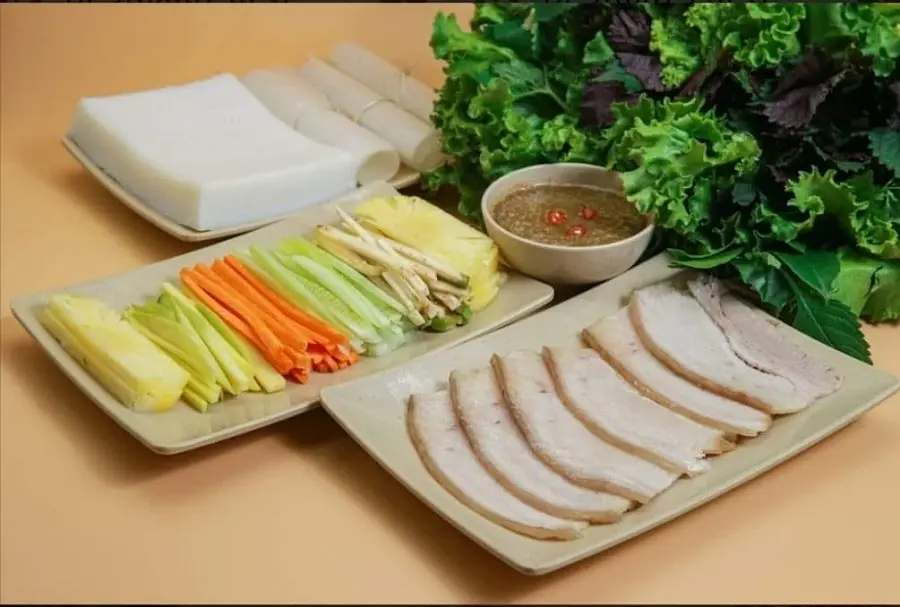 banh-trang-cuon-thit-heo-hoang-beo-kim-nguu-1