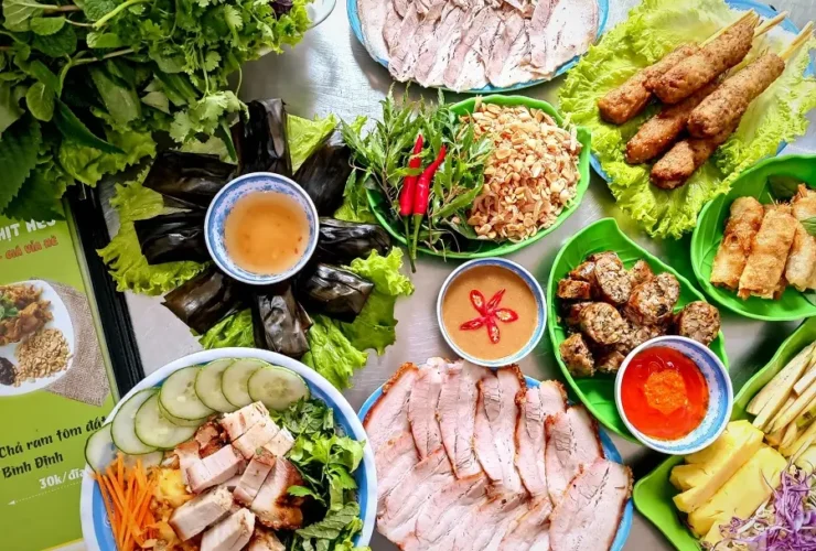 gach-quan-pham-ngoc-thach-1