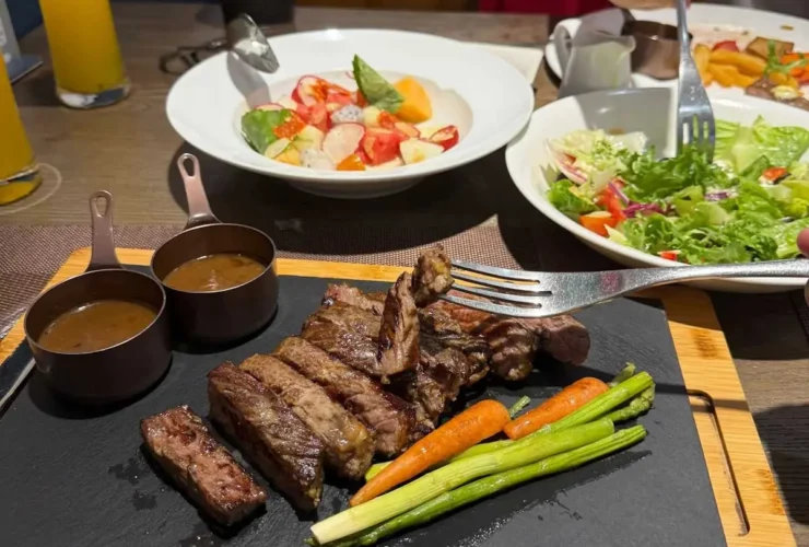 Le Monde Steak Bình Tân