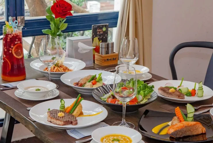 Le Monde Steak Royal City