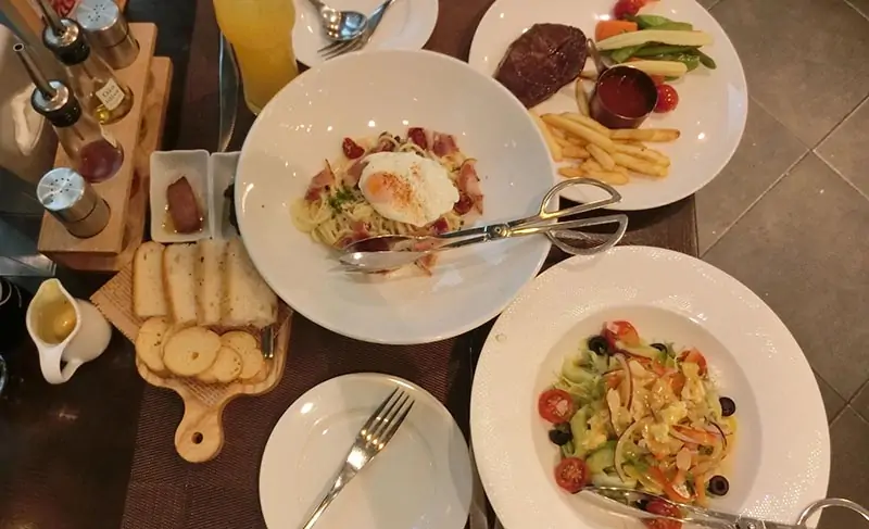 dịch vụ tại Le Monde Steak Vincom Bà Triệu