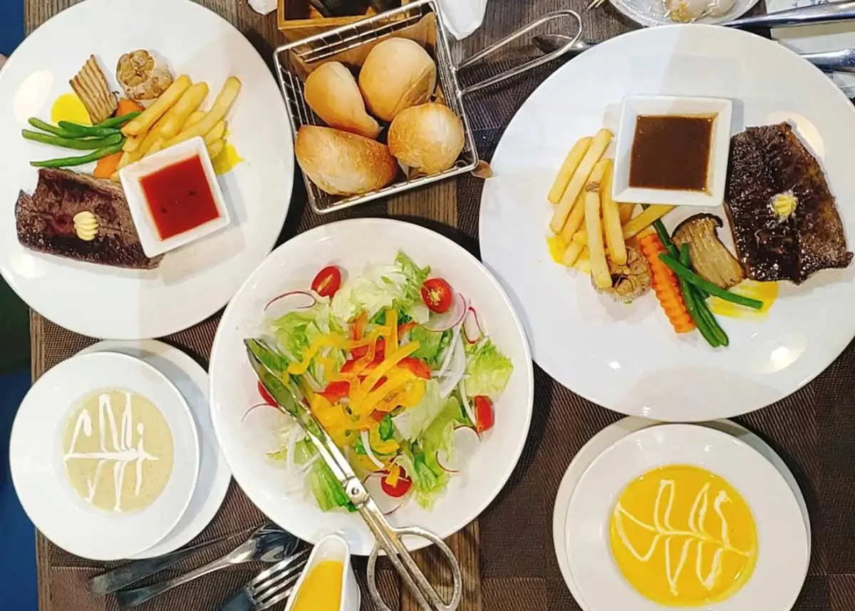 Le Monde Steak - Hoàng Cầu