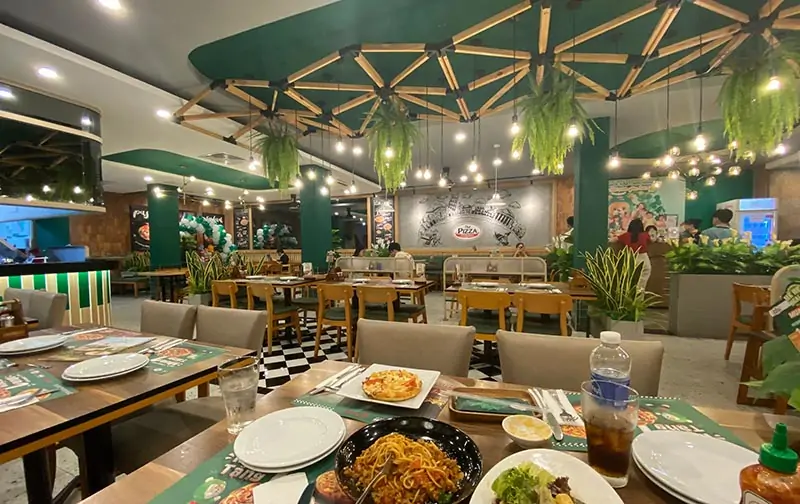 không gian Pizza Company Cầu Giấy sạch sẽ và sang trọng