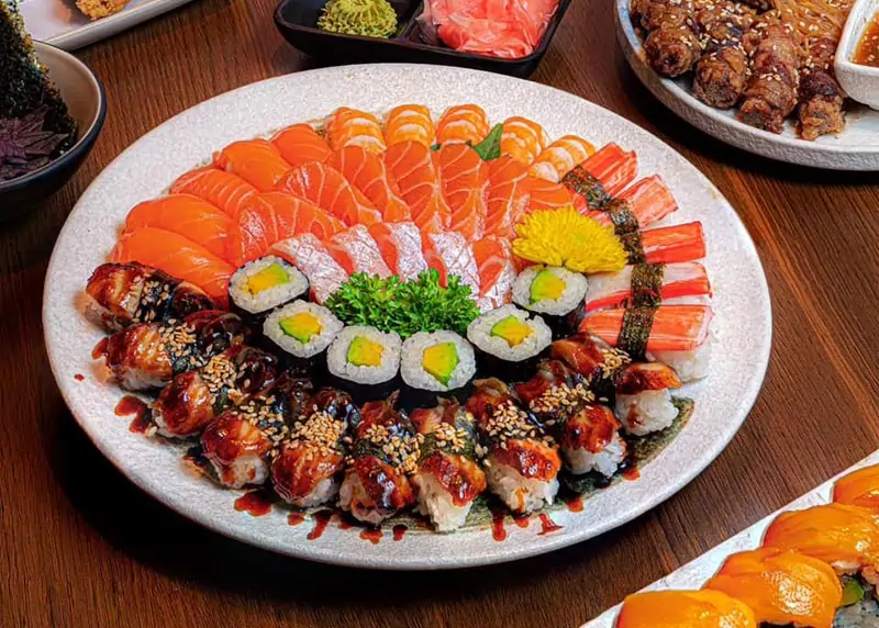 Sushi Khổng Lồ