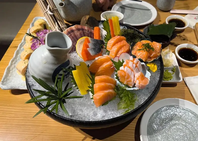 Sashimi tại Nama Sushi Nguyễn Văn Lộc