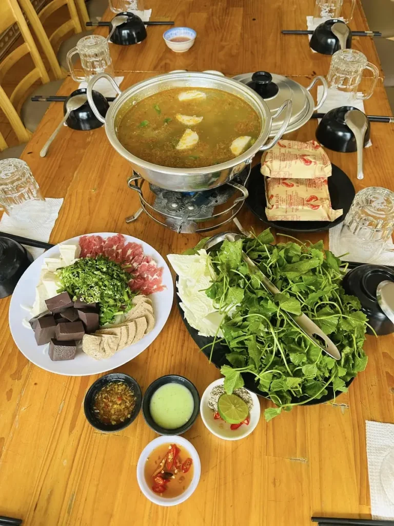 quan-nhau-nguyen-van-tuyet 2