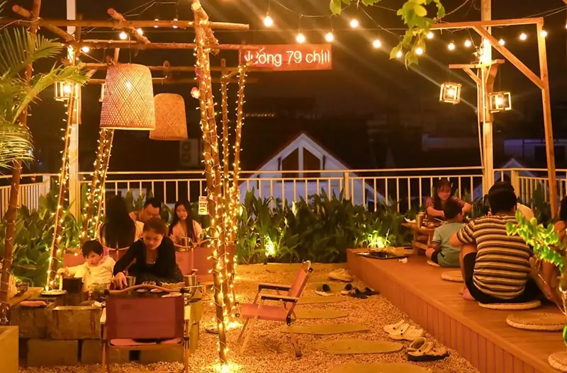 Không gian quán nướng 79 thoáng mát, rộng rãi