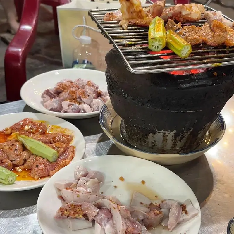 Chẳng Dừng Heo Nướng