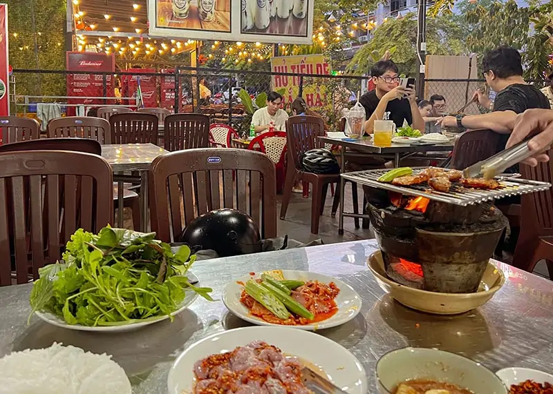 Không Gian