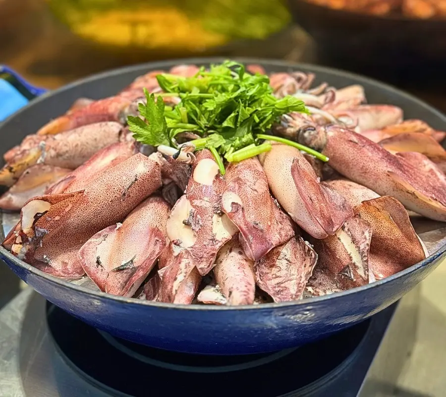 buffet-hai-san-binh-tan 0