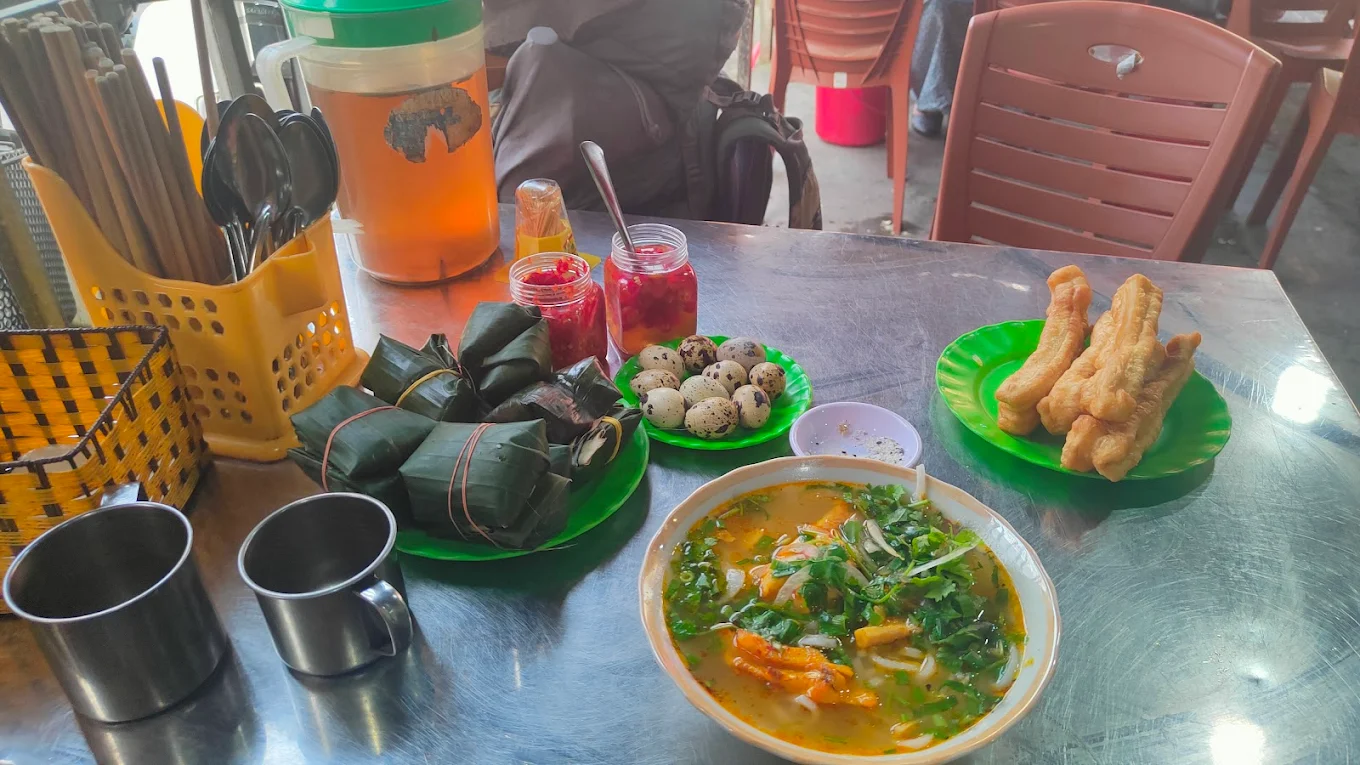 banh canh ca loc ngon o hue 0