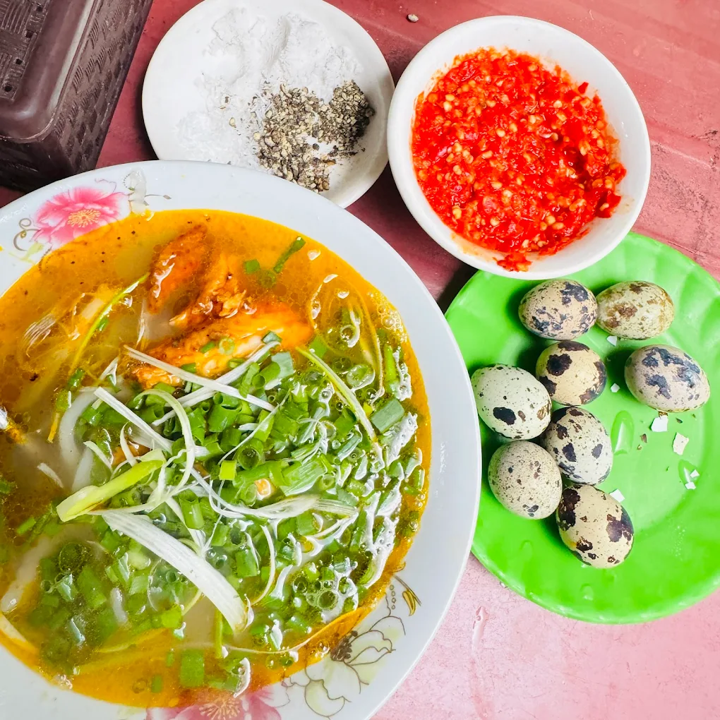 banh canh ca loc ngon o hue 1