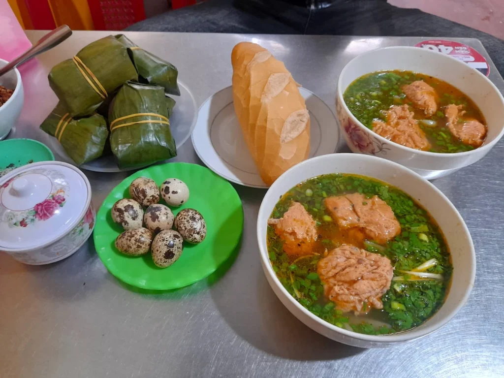 banh canh ca loc ngon o hue 2