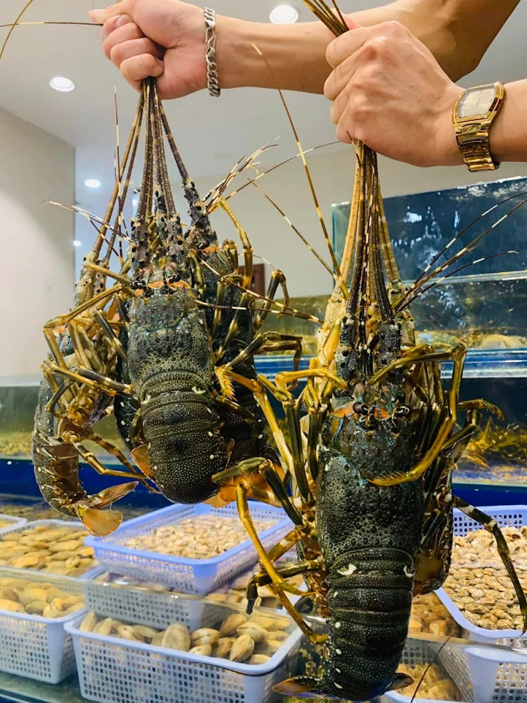 buffet hai san royal city poseidon 4