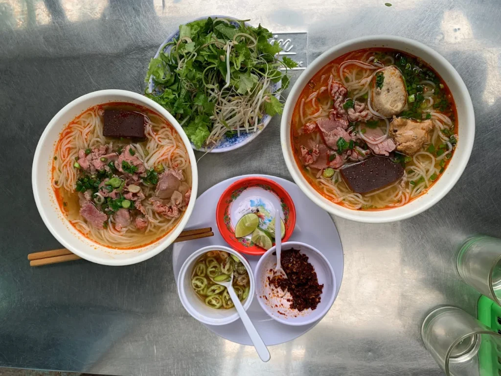 bun bo hue ngon o hue 10