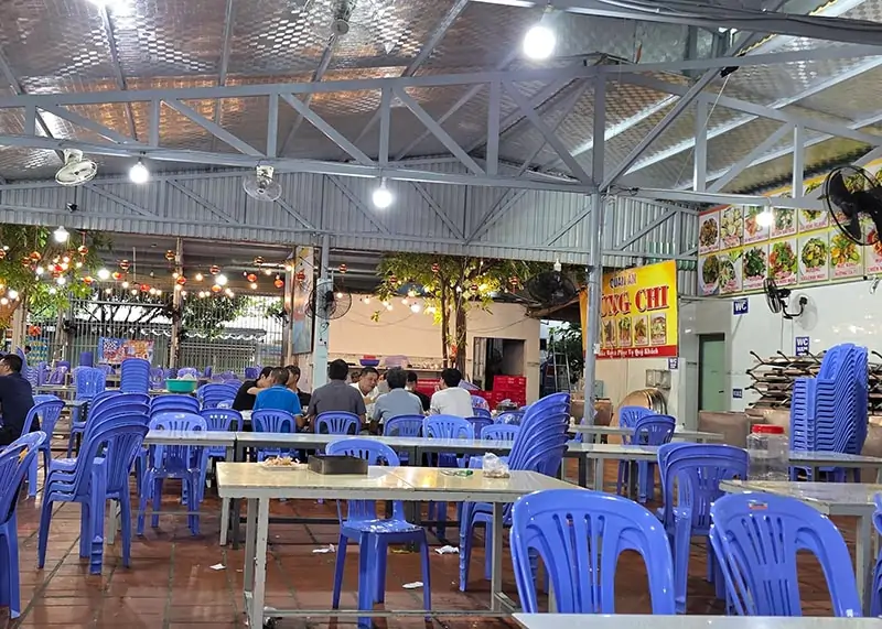 Hải sản Hùng Chi Vũng Tàu sở hữu không gian rộng rãi