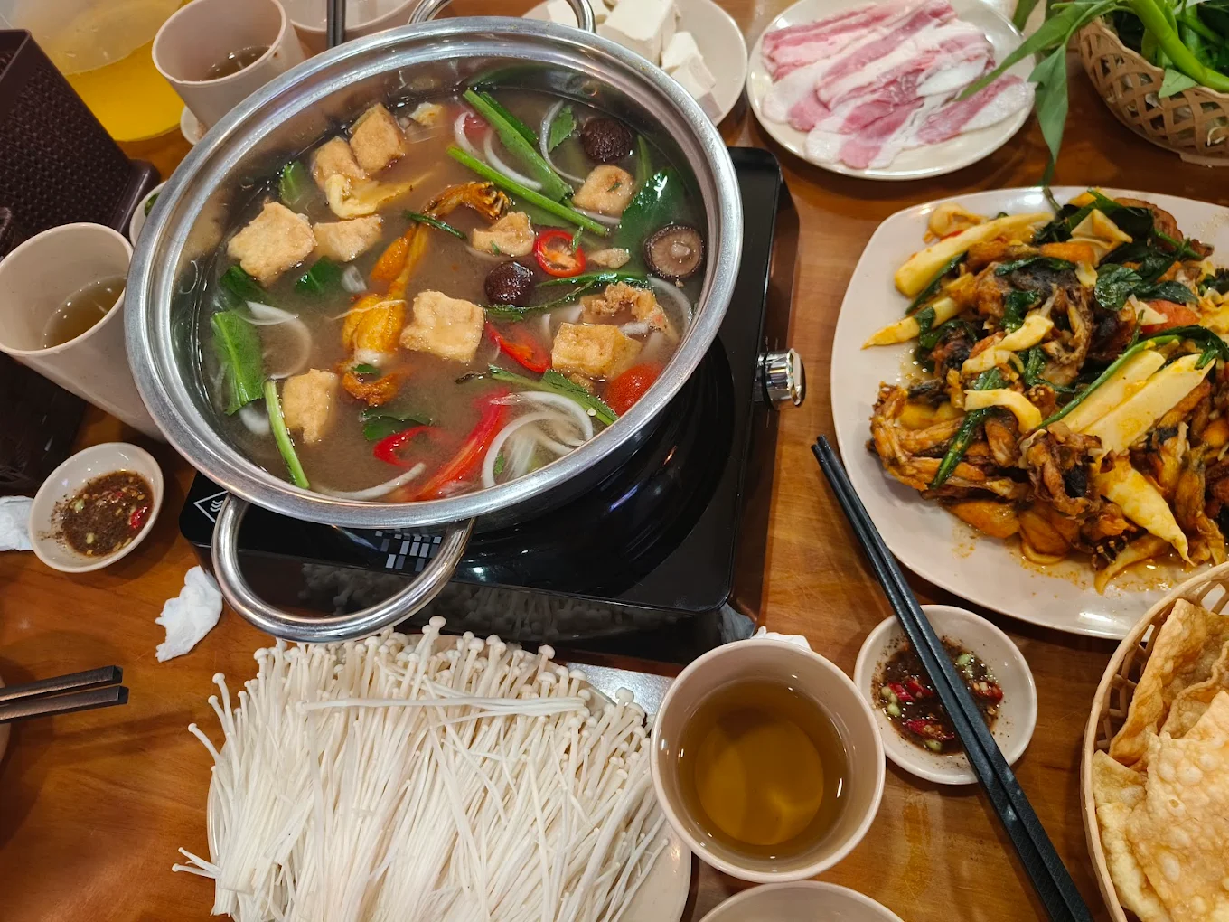 lau ech trung kinh 0