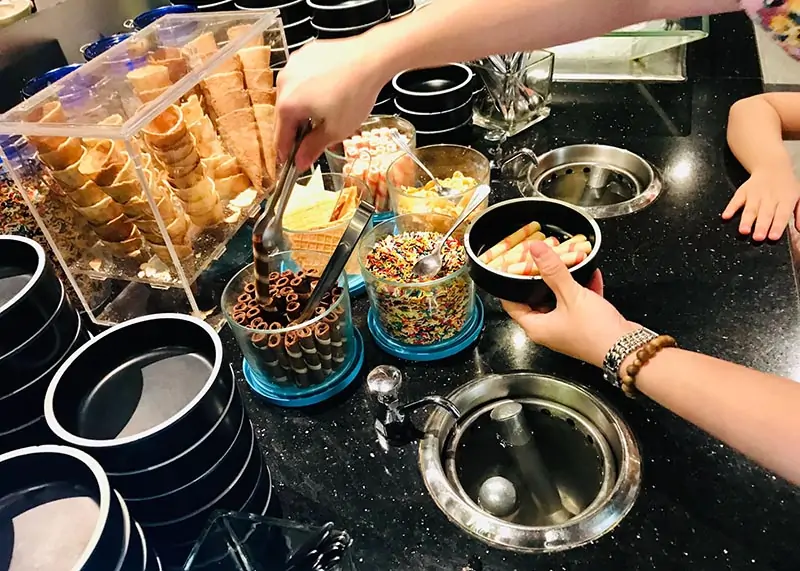 Quầy tráng miệng và đồ uống