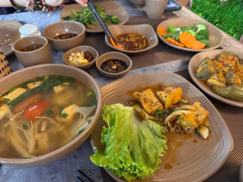 nha hang chay hue 8