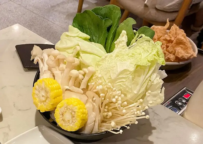 Rau củ và nấm tươi