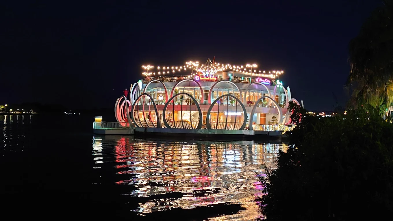 nha hang noi song huong hue 0