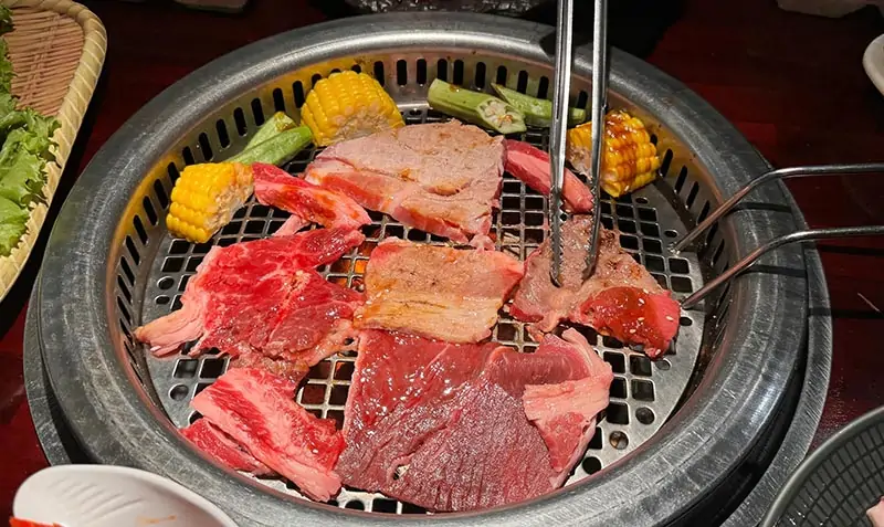 Đôi Nét Tasaki Vạn Hạnh Mall