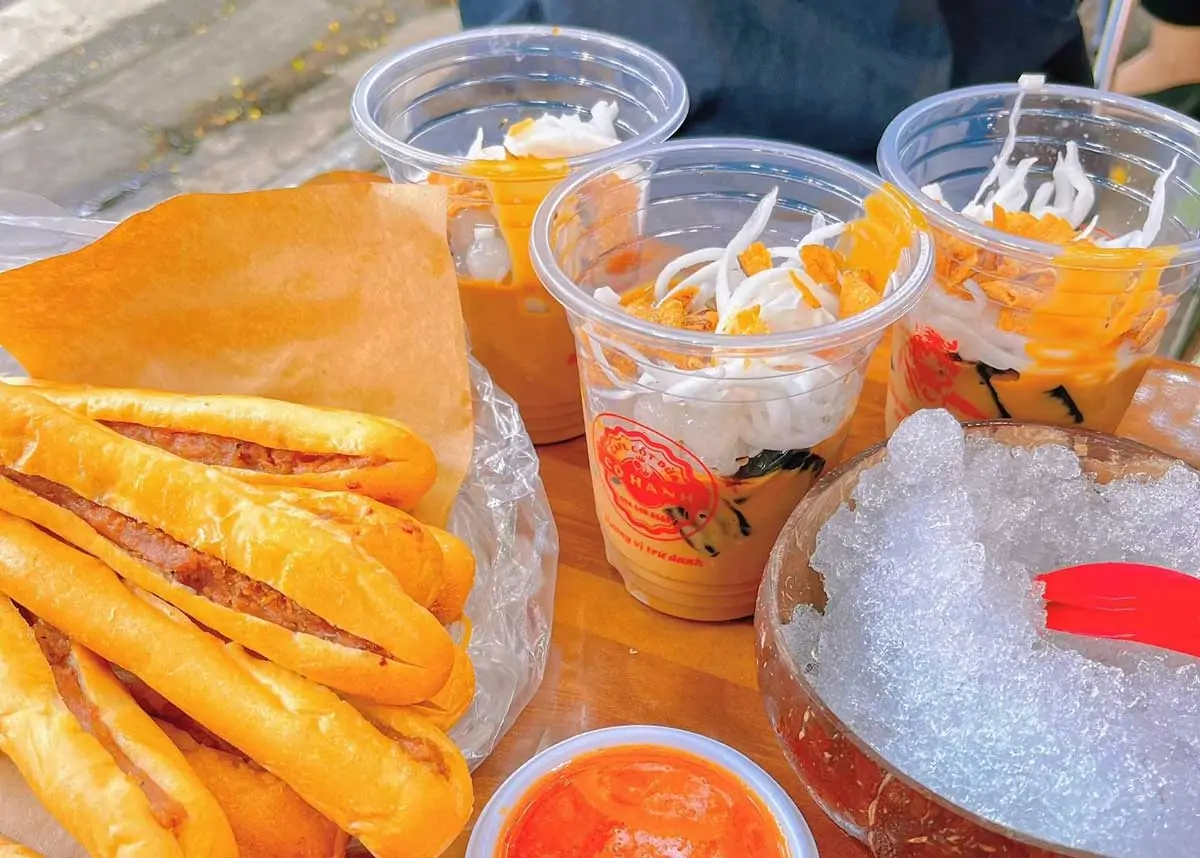 Cà phê cốt dừa cô Hạnh Hải Phòng