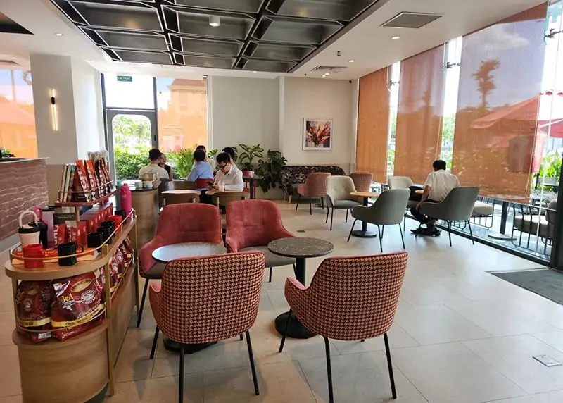 Không gian tại các chi nhánh Highlands Coffee