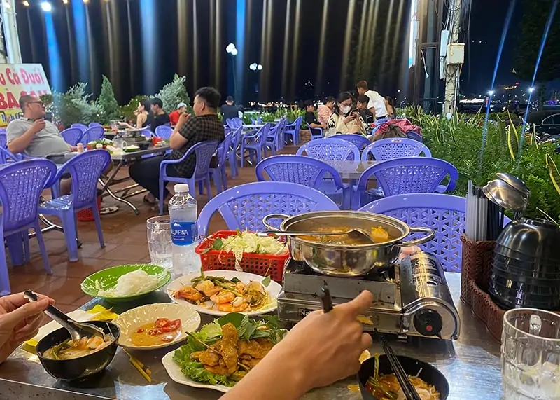 Lẩu Cá Đuối Bà Sáu - ấn tượng đầu tiên