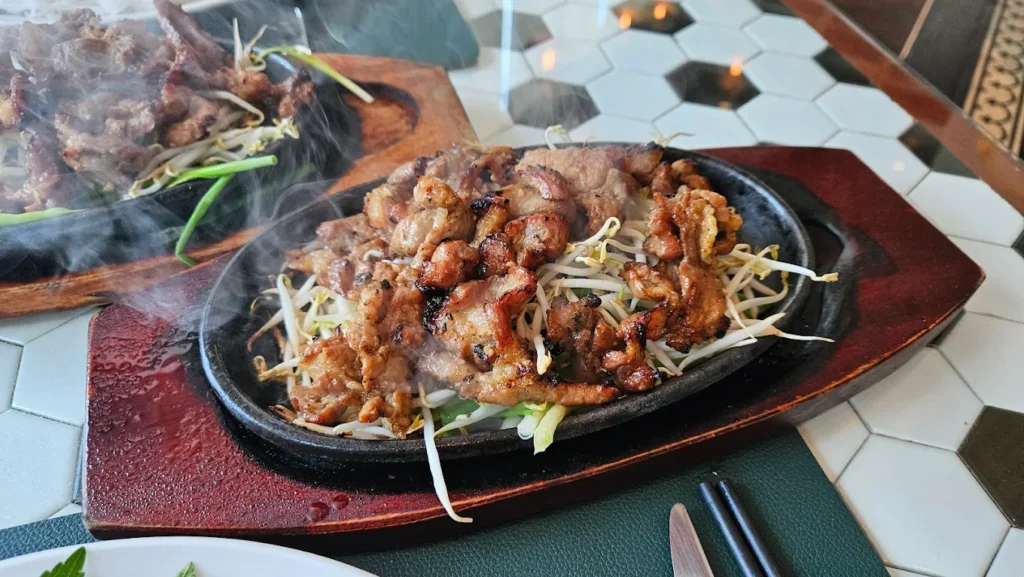 nha hang co khu vui choi tre em tphcm 10