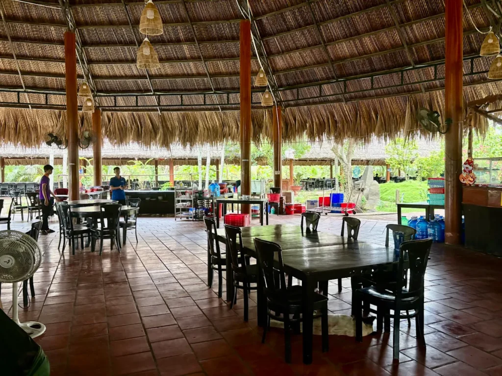 quan an san vuon ben tre 1