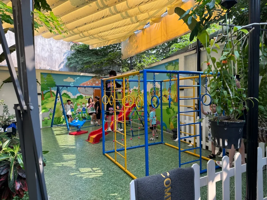 quan cafe co khu vui choi o hai phong 3