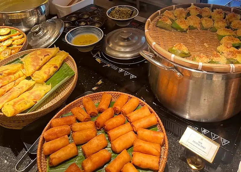 Chất lượng dịch vụ tại buffet Hải Sản Cửu Vân Long Số 10 Trần Phú