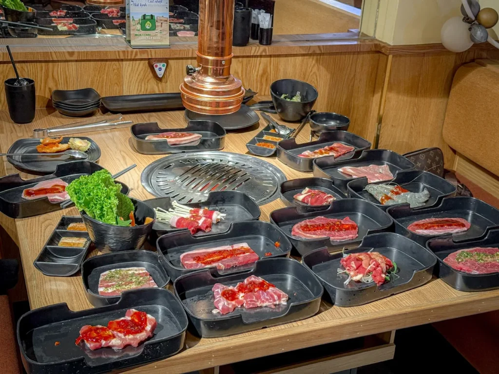 buffet nguyen thi thap 3