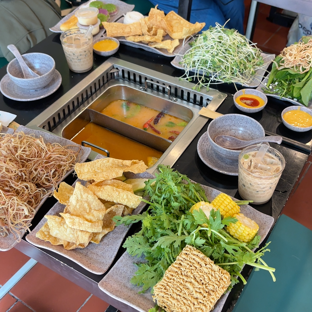 buffet ung van khiem 3