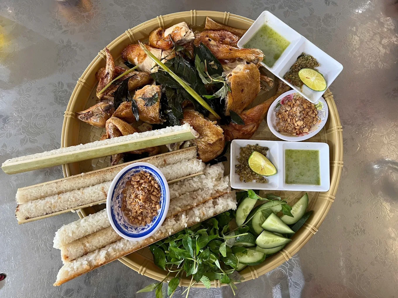 ga nuong com lam mang den 0