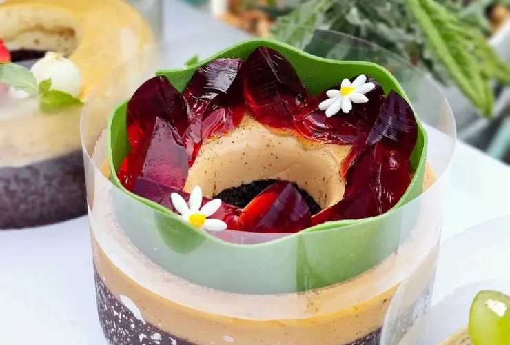 Tiệm Bánh Cái Lò Nướng - Nguyễn Thị Minh Khai: Cửa Hàng Tiên Phong