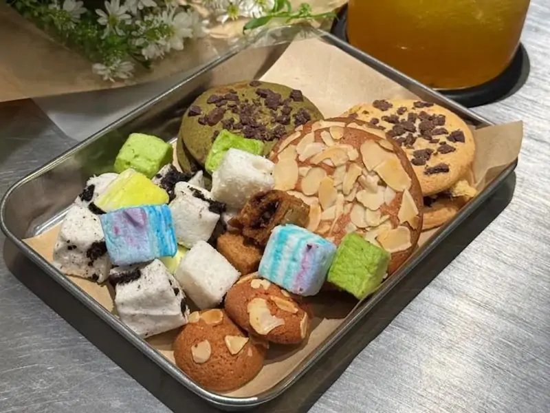 Marshmallow và Cookies